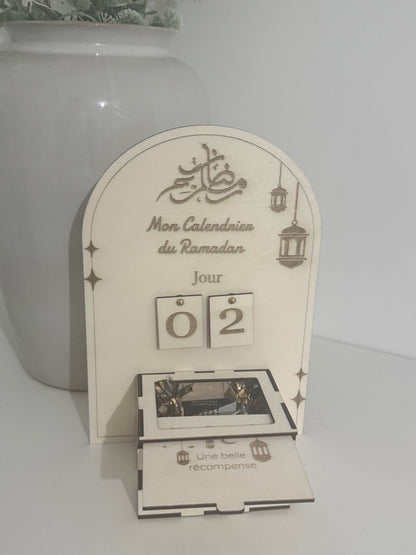 Calendrier du Ramadan enfant avec boîte à récompense