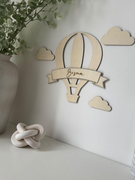 Montgolfière en Bois Personnalisée - Décoration Magique pour Chambre d’Enfant