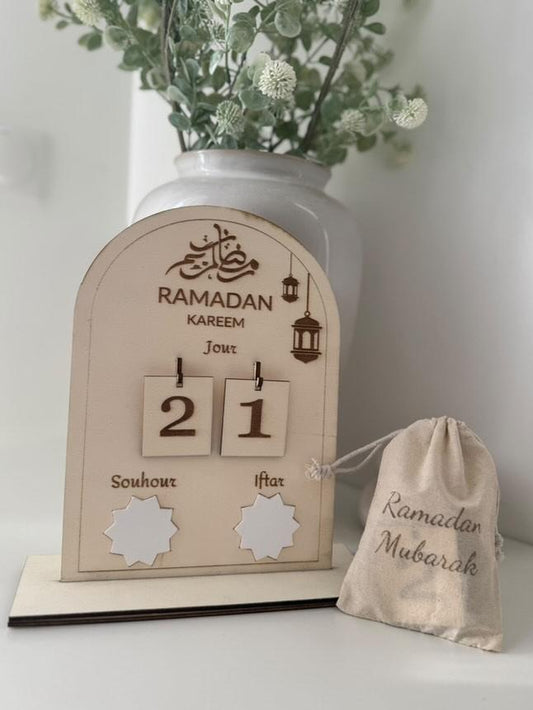 Calendrier du Ramadan – Compte à Rebours avec Espace pour Horaires du Sohour et de l'Iftar