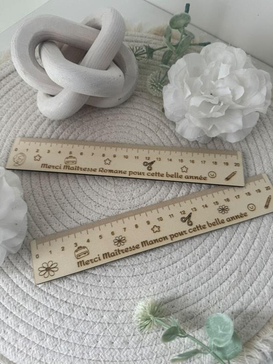 Règle en bois personnalisée