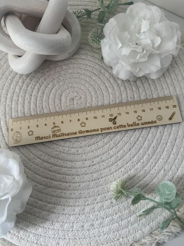 Règle en bois personnalisée
